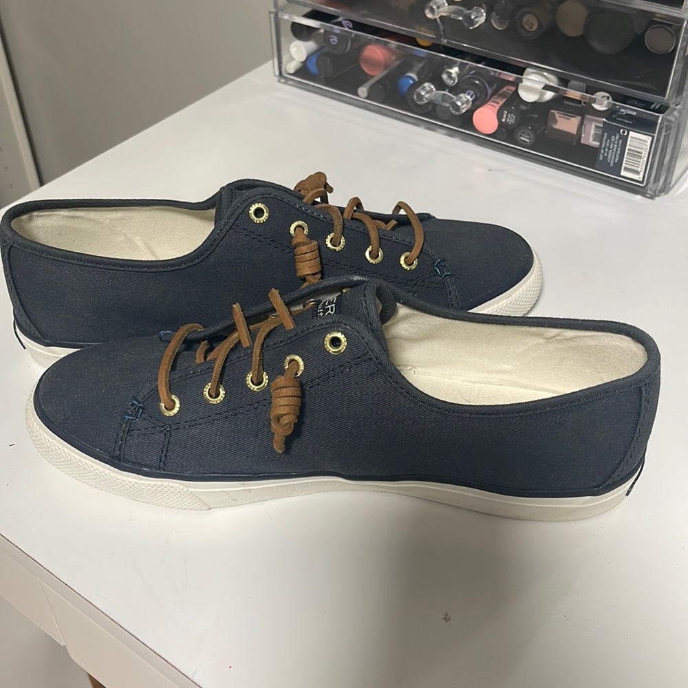 Brand New Sperry boat shoe sneakers. Women’s size 9M.